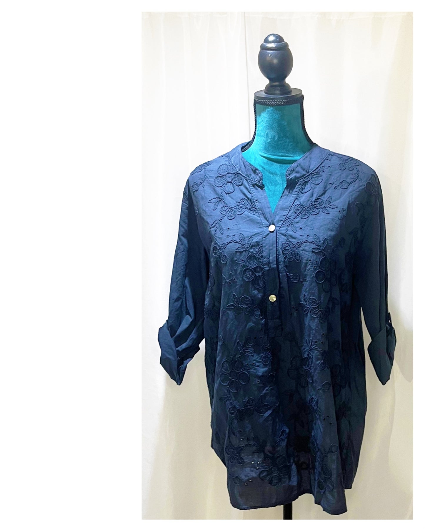 Chemise brodée Uni Modèle Louizon