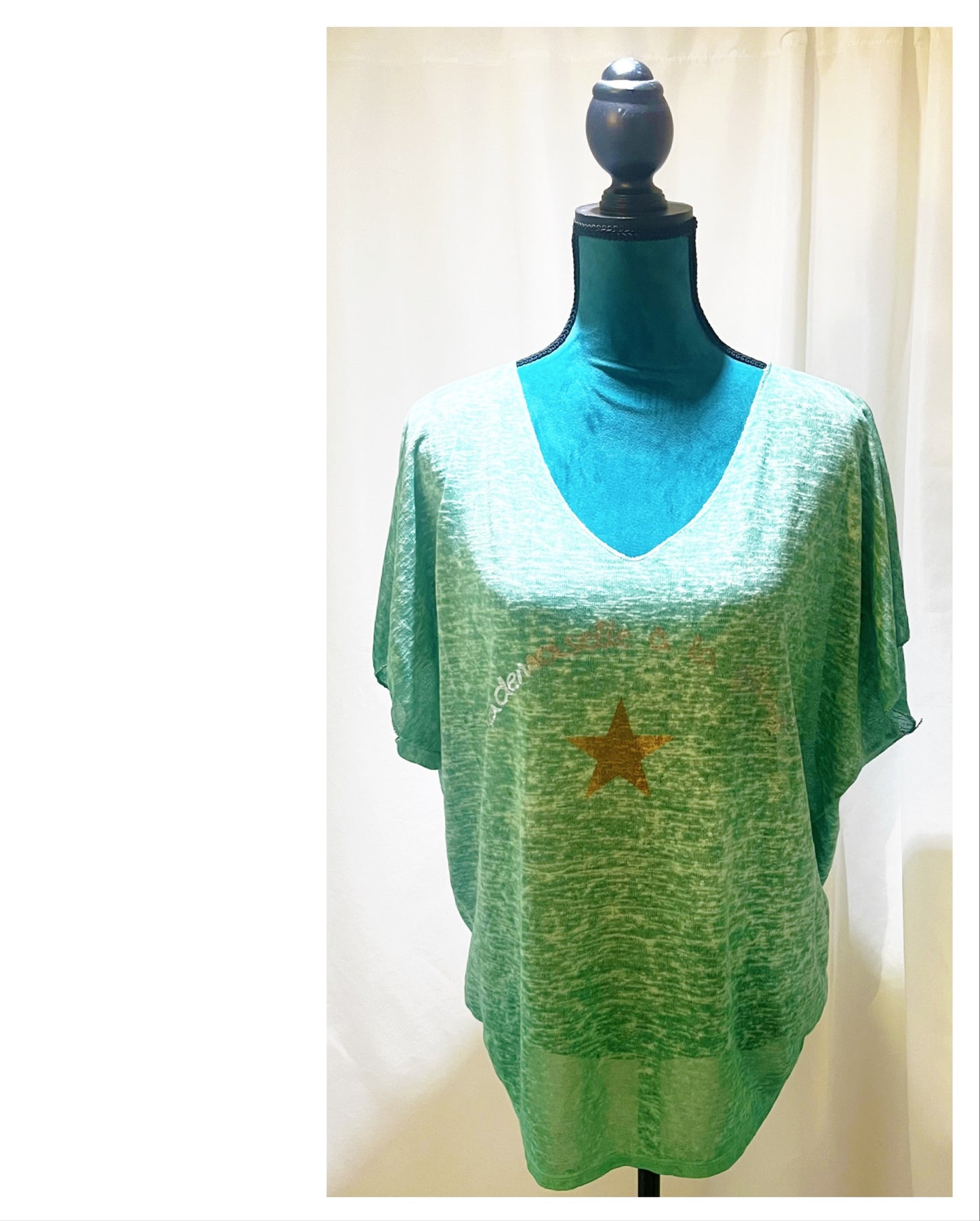 T-Shirt  modèle Mademoiselle à la plage