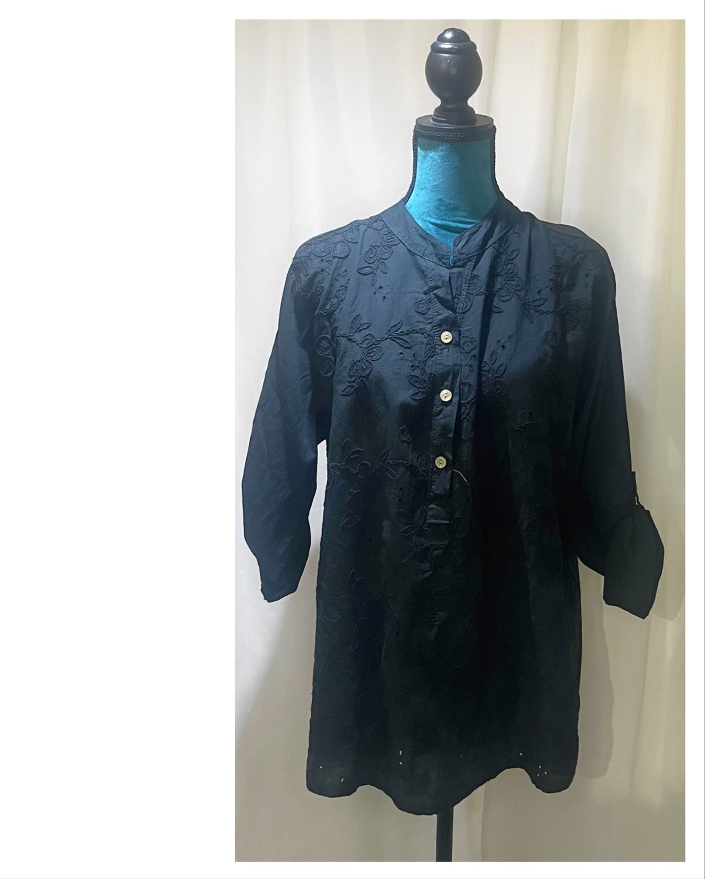 Chemise brodée Uni Modèle Louizon