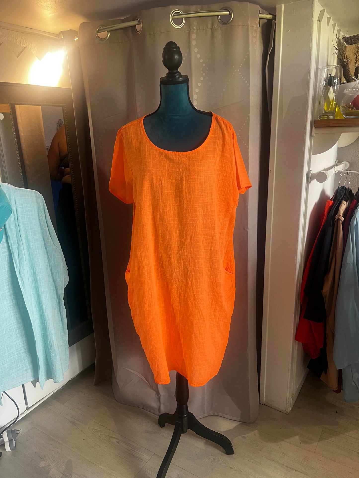 Robe droite uni décontracté modèle Lya