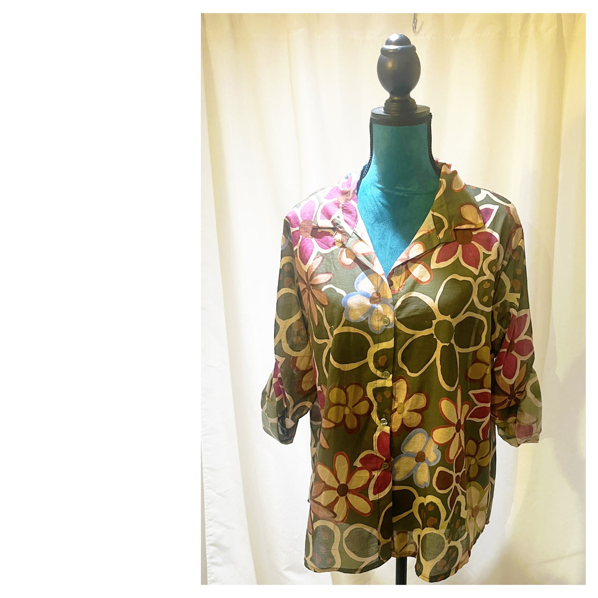Chemise  modèle Flowers motifs floral