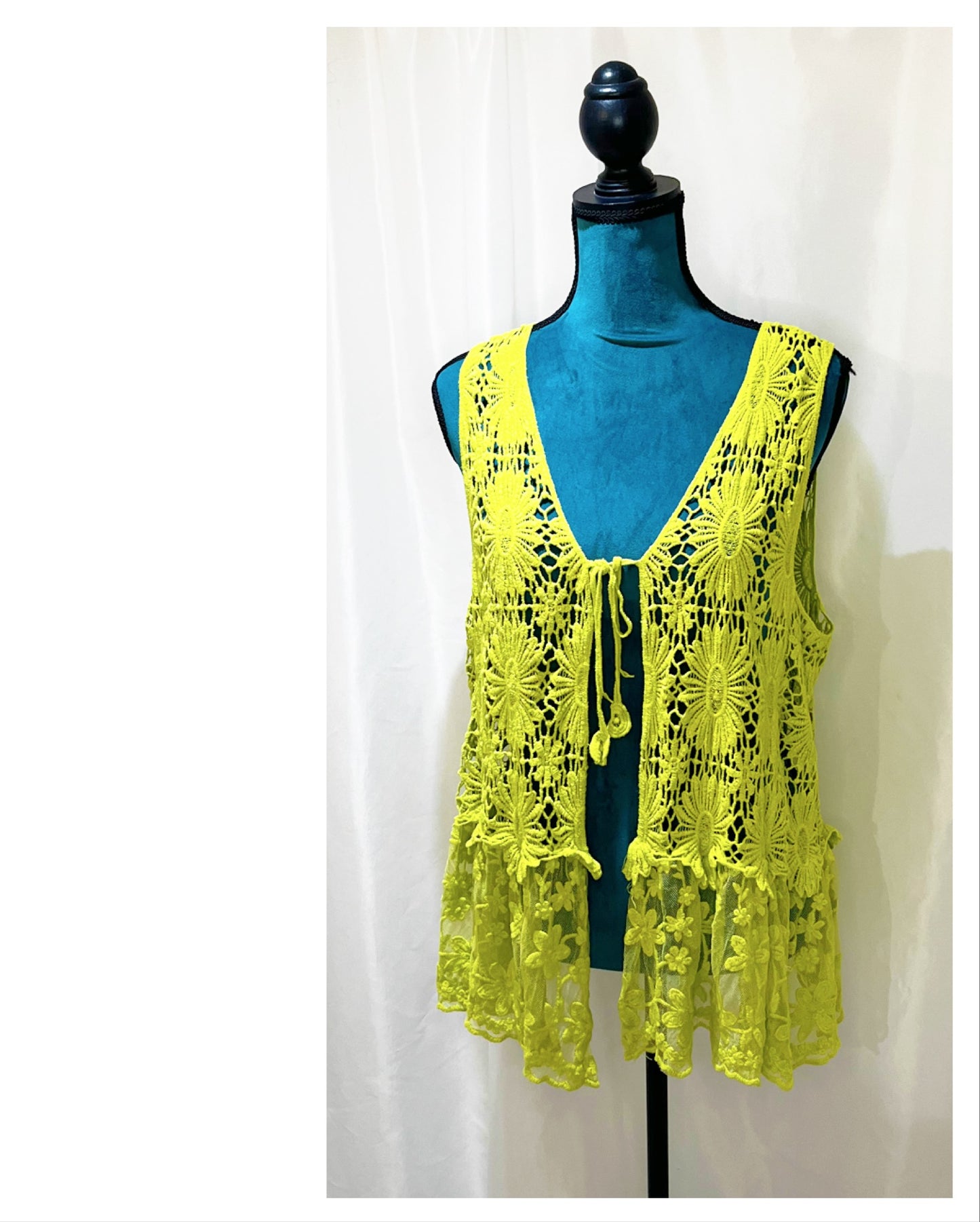 Gilet dentelle & crochet modèle Charme