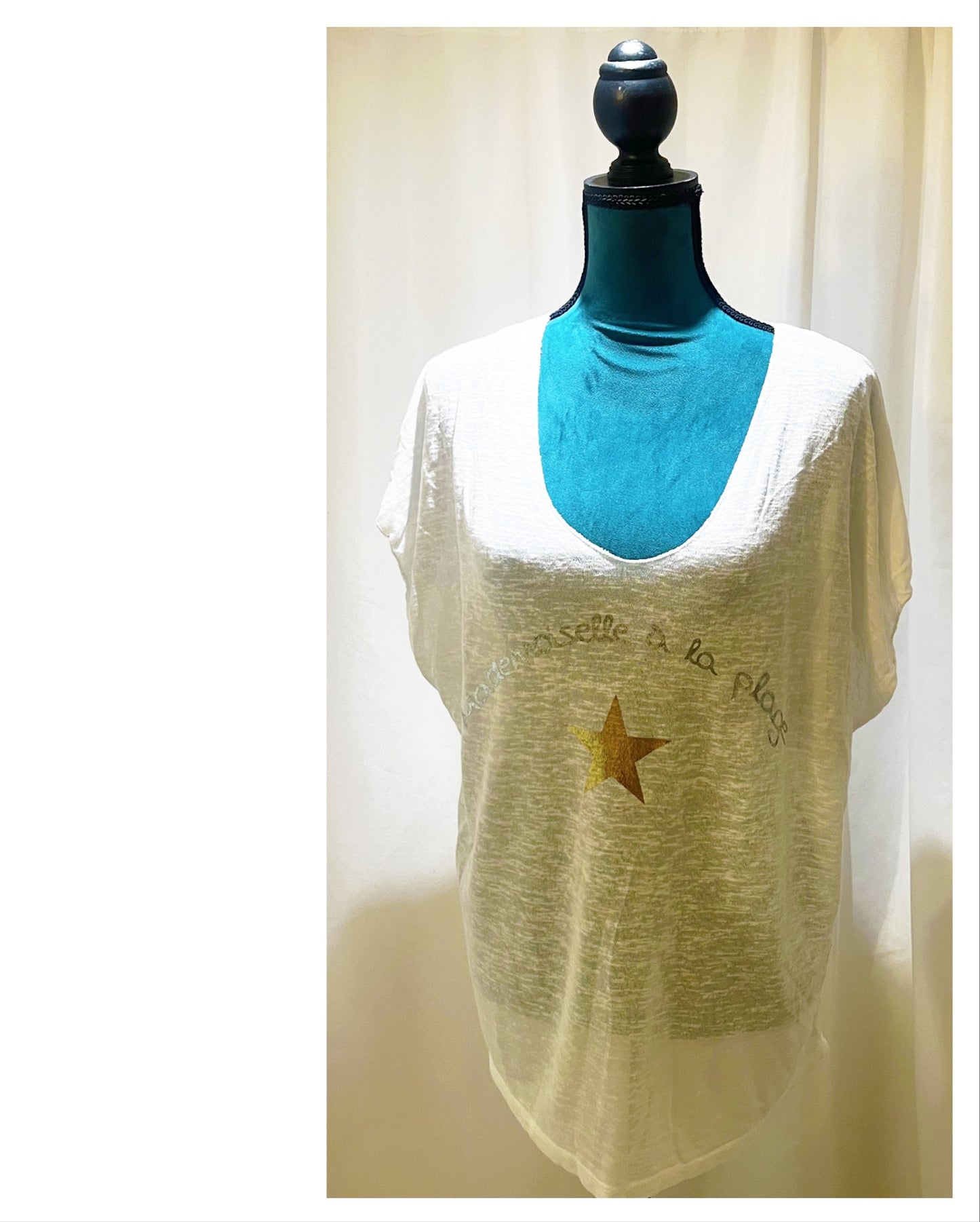T-Shirt  modèle Mademoiselle à la plage