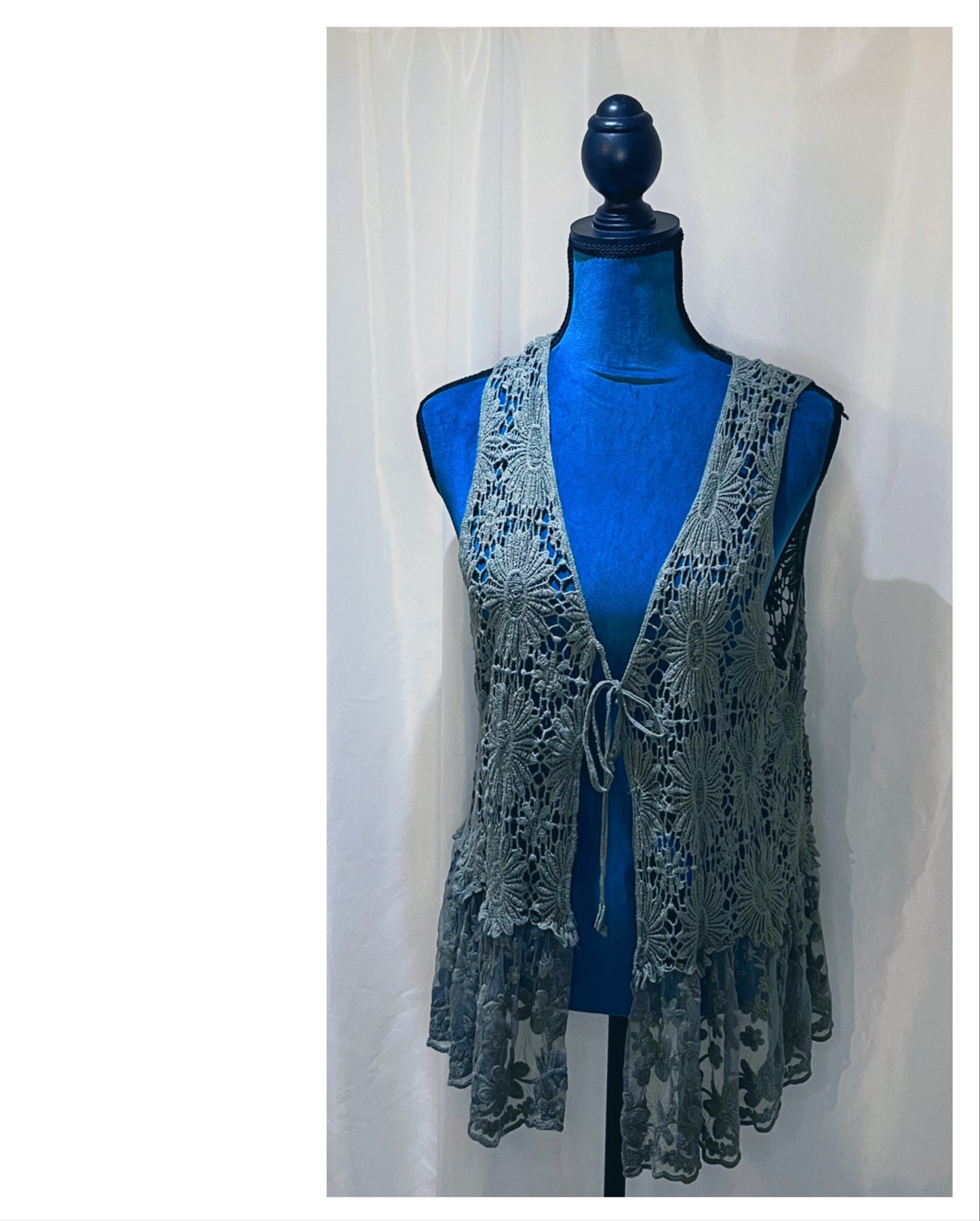 Gilet dentelle & crochet modèle Charme