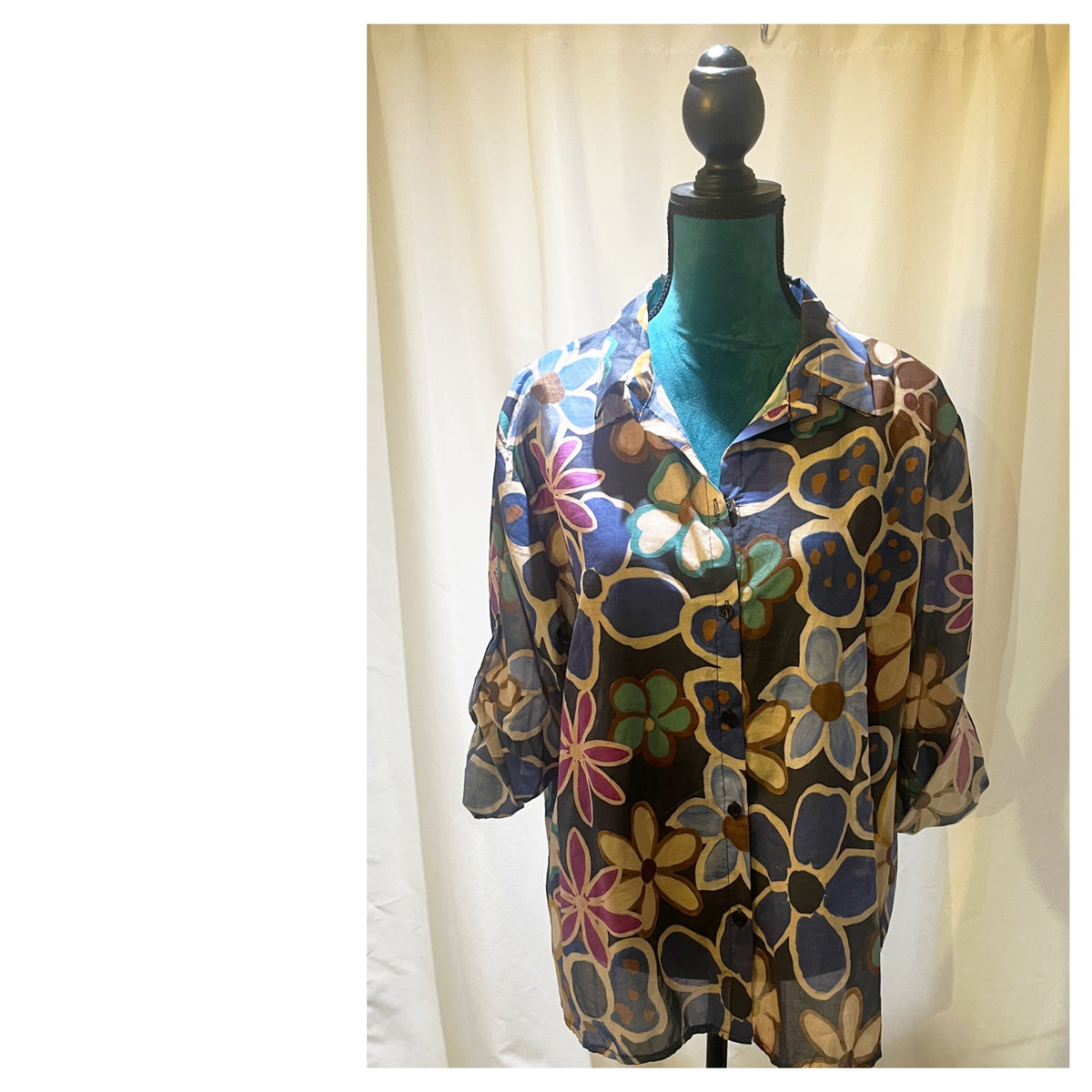 Chemise  modèle Flowers motifs floral