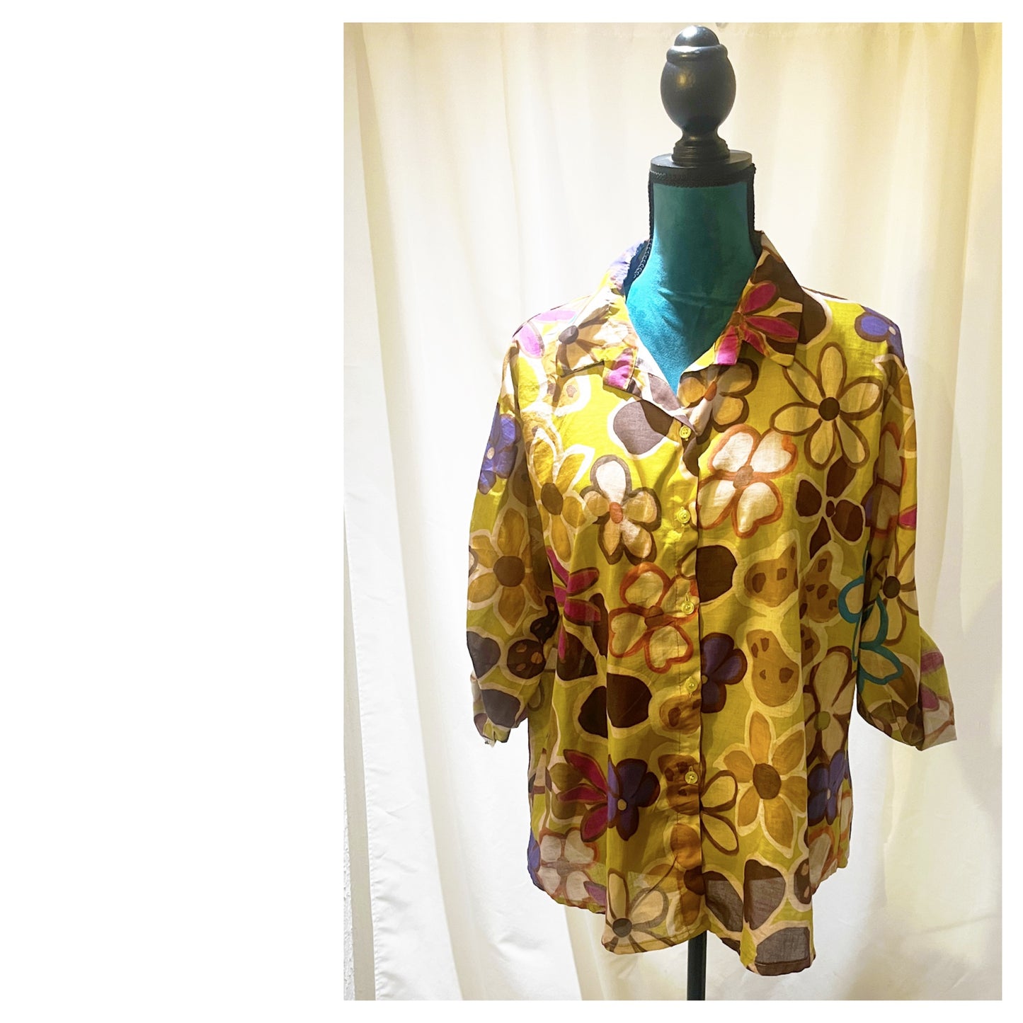 Chemise  modèle Flowers motifs floral