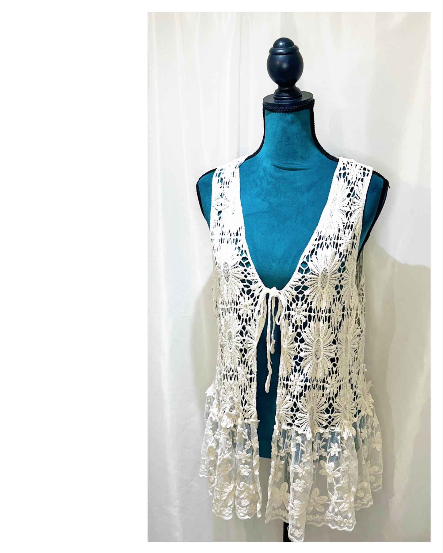 Gilet dentelle & crochet modèle Charme